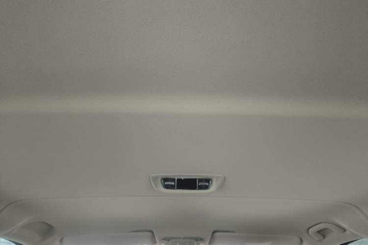 Used Mercedes-Benz Vito 2025 2.0T Elite 7-Seater Headliner