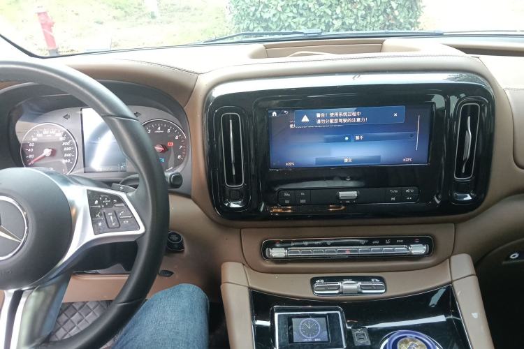 Used Mercedes-Benz Vito 2025 2.0T Business 7-Seater Interior 2
