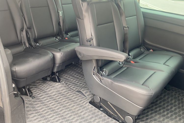 Used Mercedes-Benz Vito 2025 2.0T Elite 7-Seater Interior 4