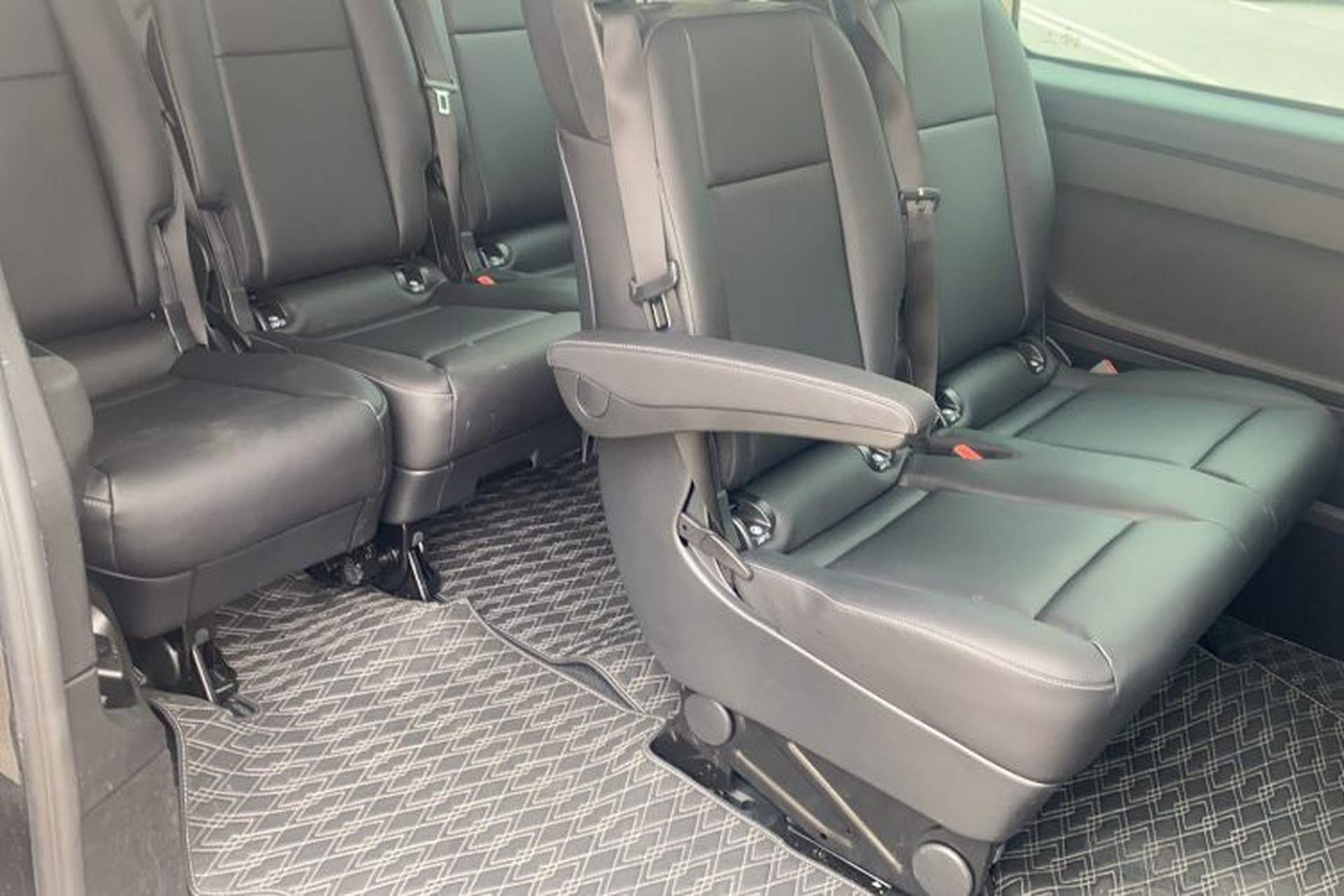 Used Mercedes-Benz Vito 2025 2.0T Elite 7-Seater Interior 4