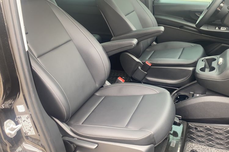 Used Mercedes-Benz Vito 2025 2.0T Elite 7-Seater Right Front Seat