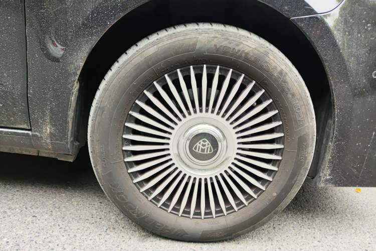 Used Mercedes-Benz Vito  Right Front Wheel Hub