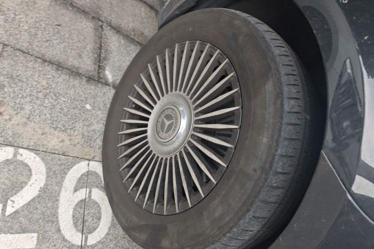 Used Mercedes-Benz Vito 2025 2.0T Elite 7-Seater Right Front Wheel Hub