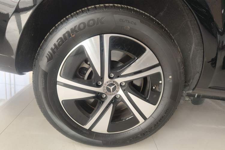 Used Mercedes-Benz Vito 2025 2.0T Elite 7-Seater Right Rear Wheel Hub