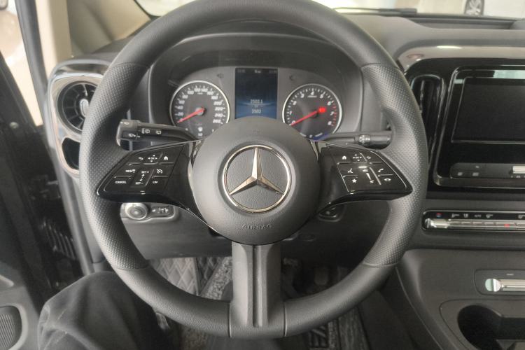Used Mercedes-Benz Vito 2025 2.0T Elite 7-Seater Steering Wheel