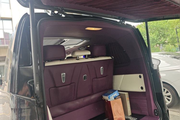 Used Mercedes-Benz Vito 2025 2.0T Elite 7-Seater Trunk