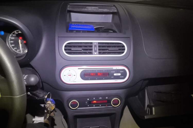 Used MG 3 2011 1.5L AMT Elite Edition Audio And AC Panel