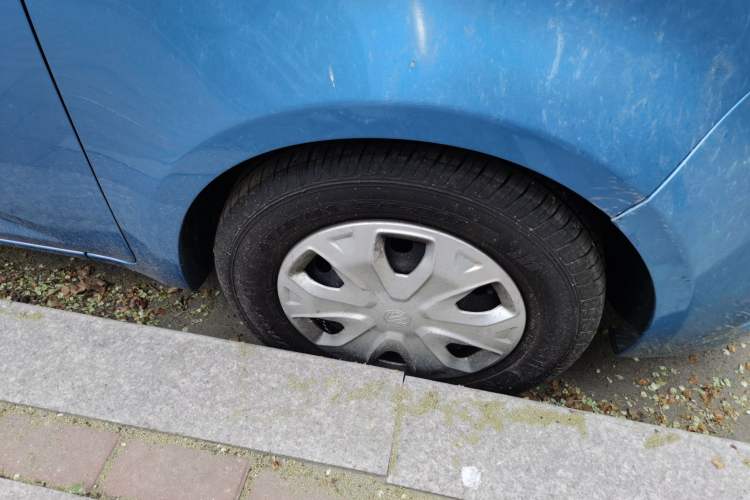 Used MG 3 2011 1.3L AMT Comfort Edition Right Front Wheel Hub