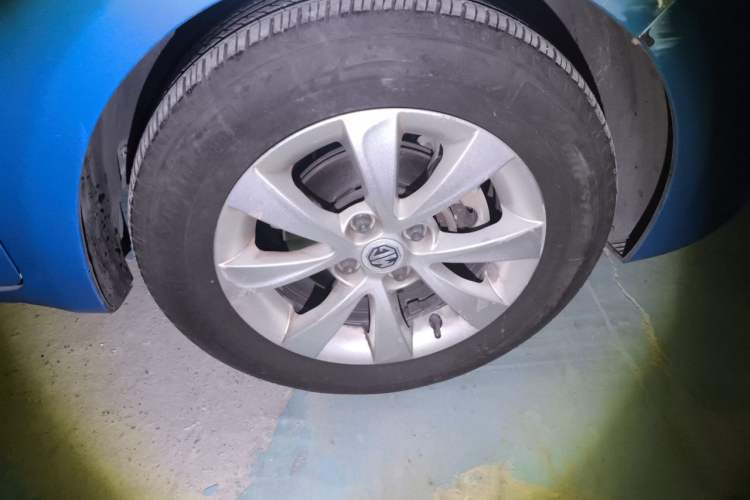 Used MG 3 2011 1.5L AMT Elite Edition Right Front Wheel Hub