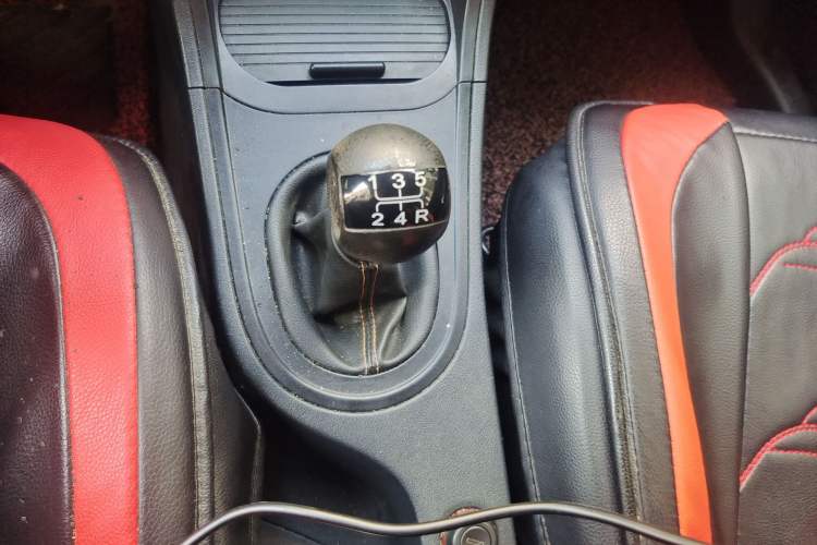 Used MG 3 2011 Xross 1.5L Elite Edition Gear Lever