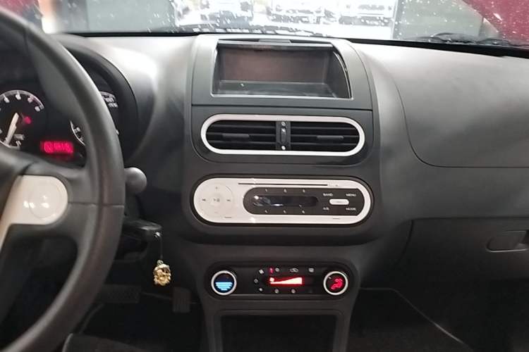Used MG 3 2011 1.5L AMT Elite Edition Audio And AC Panel