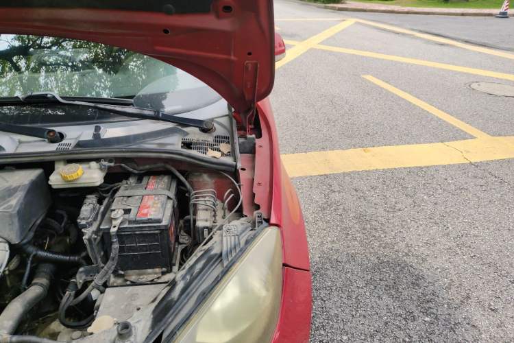Used MG 3 2011 1.5L AMT Elite Edition Engine Bay Left