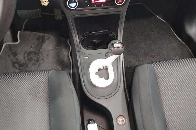 Used MG 3 2011 1.5L AMT Elite Edition Gear Lever