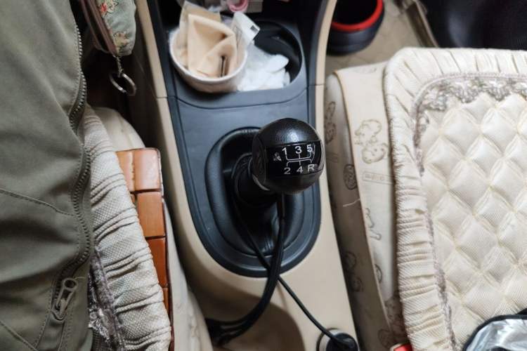 Used MG 3 2011 1.5L Manual Elite Edition Gear Lever