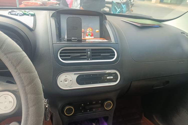 Used MG 3 2011 Xross 1.5L Luxury Edition Audio And AC Panel