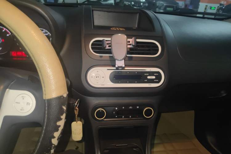 Used MG 3 2011 Xross 1.5L Luxury Edition Audio And AC Panel