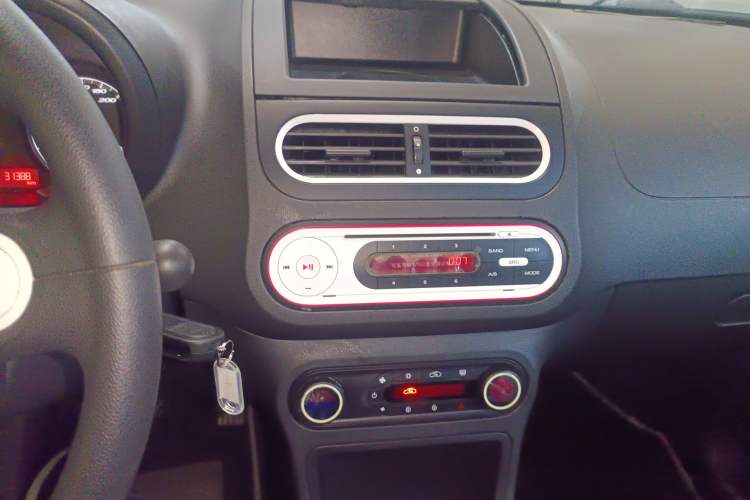 Used MG 3 2011 1.5L AMT Elite Edition Audio And AC Panel