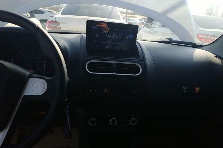Used MG 3 2011 1.3L AMT Comfort Edition Audio And AC Panel