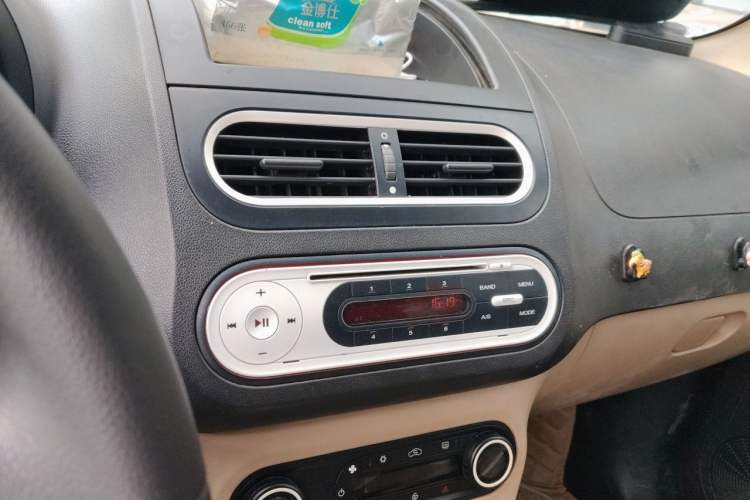 Used MG 3 2011 1.5L AMT Elite Edition Audio And AC Panel
