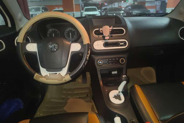 Used MG 3 2011 Xross 1.5L Luxury Edition Center Console