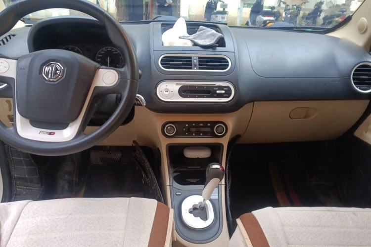 Used MG 3 2011 1.5L AMT Elite Edition Center Console