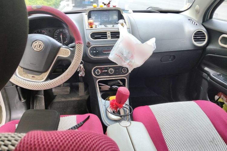 Used MG 3 2011 1.3L AMT Comfort Edition Center Console