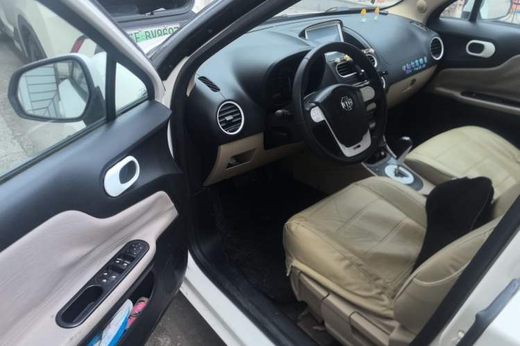 Used MG 3 2011 1.5L AMT Elite Edition Driver Seat