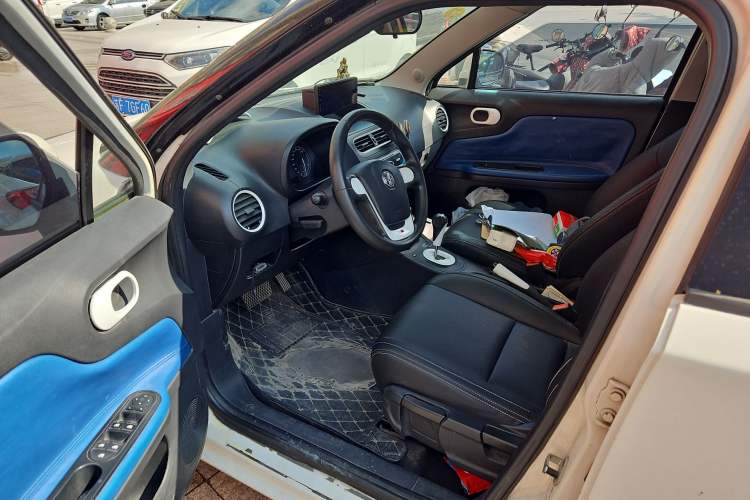 Used MG 3 2011 1.5L AMT Elite Edition Driver Seat