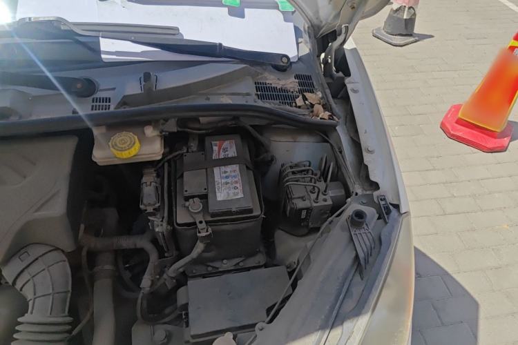 Used MG 3 2011 1.5L AMT Elite Edition Engine Bay Left