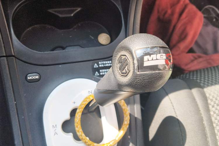 Used MG 3 2011 1.3L AMT Comfort Edition Gear Lever