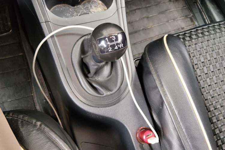 Used MG 3 2011 1.3L Manual Comfort Edition Gear Lever