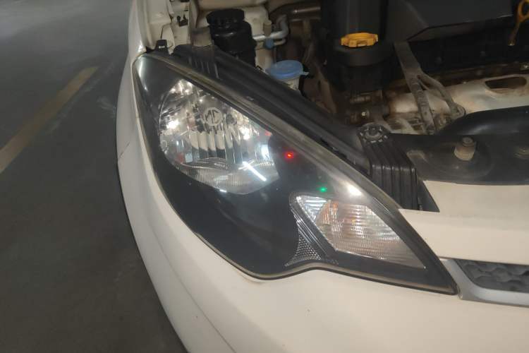 Used MG 3 2011 Xross 1.5L Luxury Edition Right Front Headlight