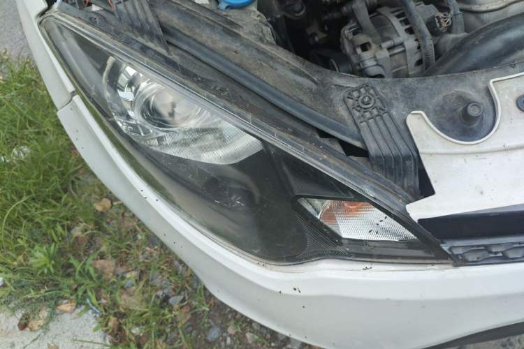 Used MG 3 2011 1.5L AMT Elite Edition Right Front Headlight