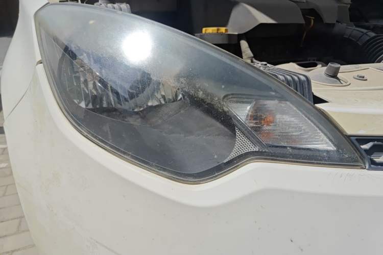 Used MG 3 2011 1.5L AMT Elite Edition Right Front Headlight