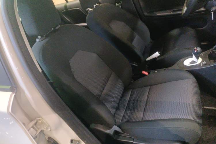 Used MG 3 2011 1.5L AMT Elite Edition Right Front Seat