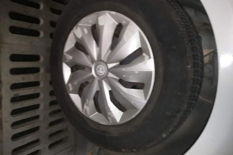 Used MG 3 2011 1.3L Manual Comfort Edition Right Front Wheel Hub
