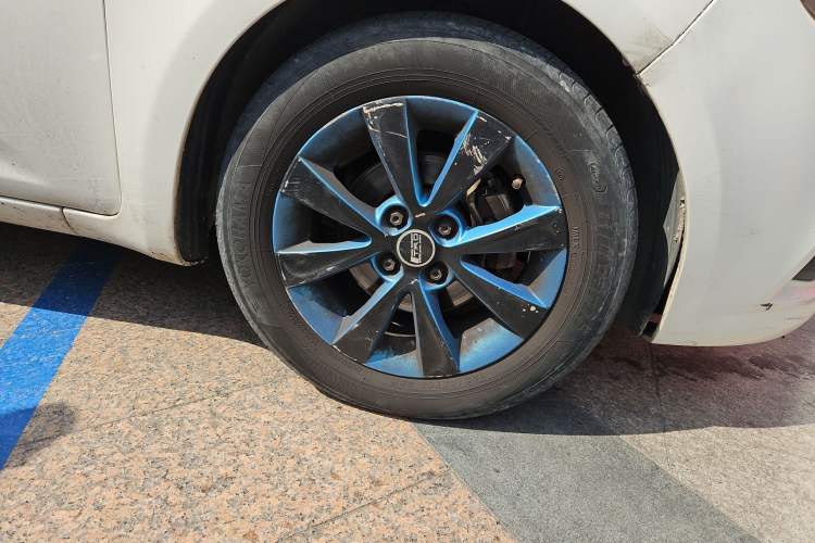 Used MG 3 2011 1.5L AMT Elite Edition Right Front Wheel Hub