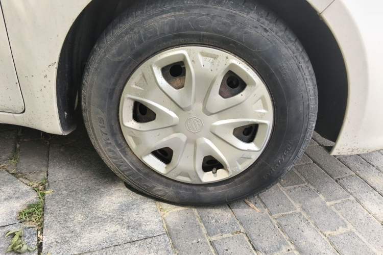 Used MG 3 2011 1.3L Manual Comfort Edition Right Front Wheel Hub
