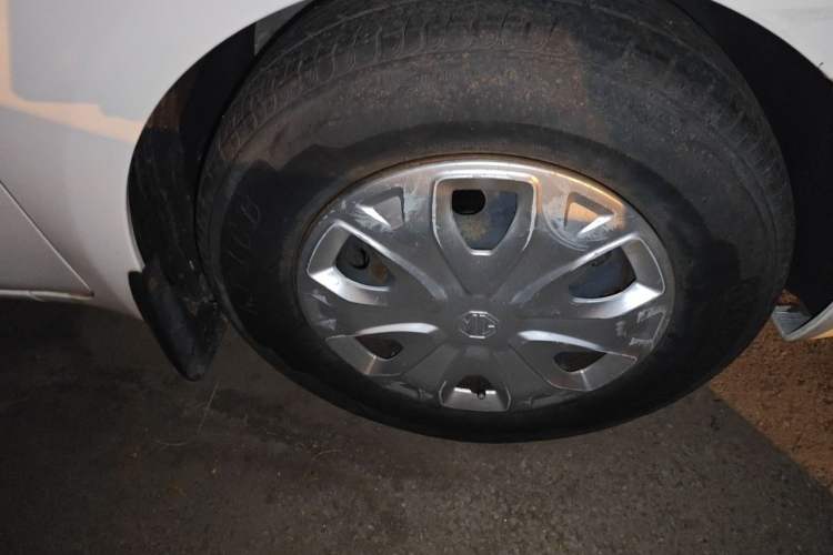 Used MG 3 2011 1.3L Manual Comfort Edition Right Front Wheel Hub