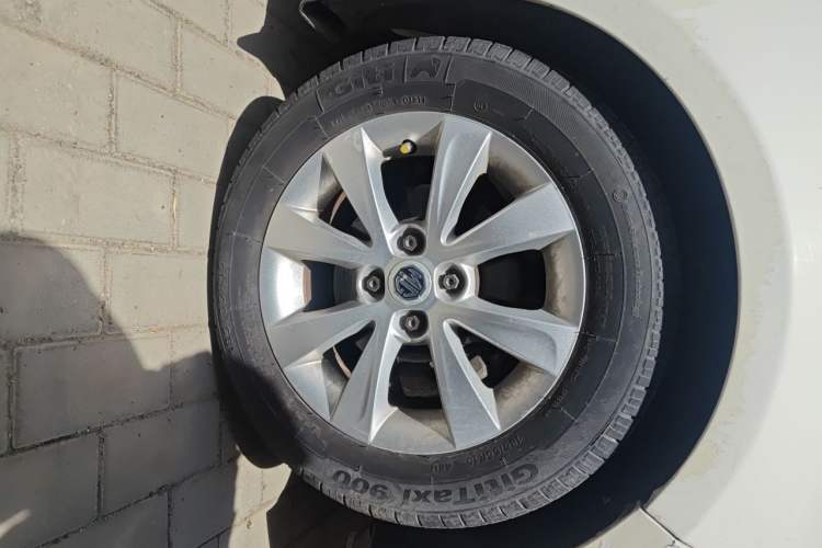 Used MG 3 2011 1.5L AMT Elite Edition Right Front Wheel Hub