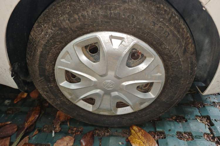Used MG 3 2011 1.3L Manual Comfort Edition Right Front Wheel Hub