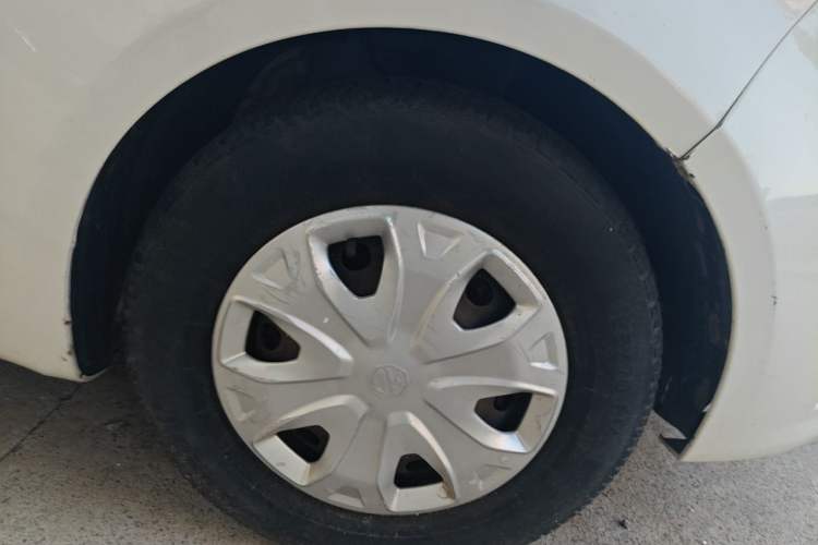 Used MG 3 2011 1.3L Manual Comfort Edition Right Front Wheel Hub