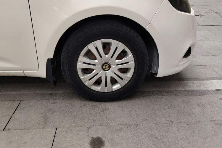 Used MG 3 2011 1.3L Manual Comfort Edition Right Front Wheel Hub
