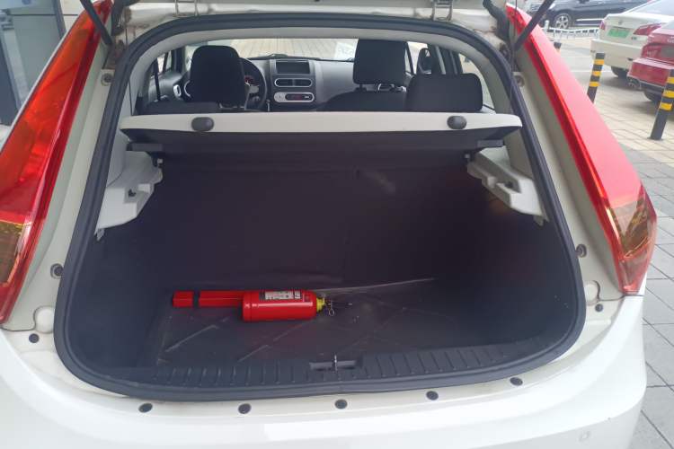 Used MG 3 2011 1.5L AMT Elite Edition Trunk
