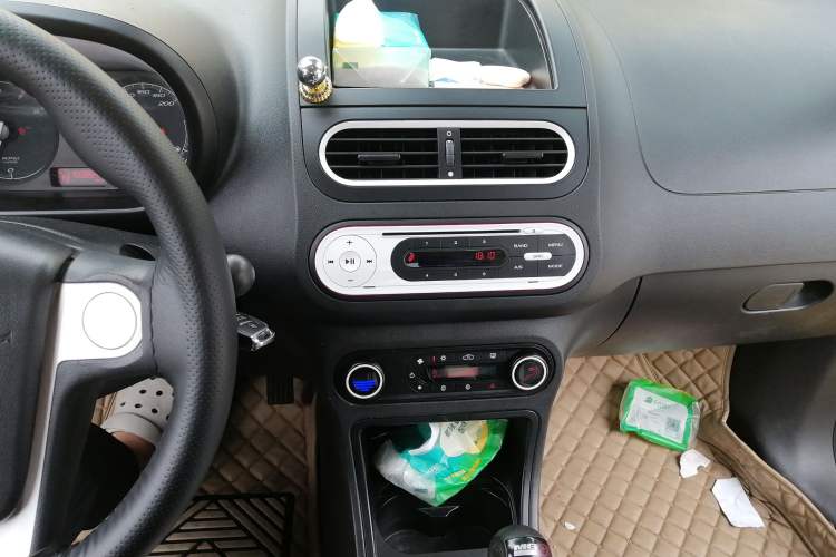 Used MG 3 2011 1.5L AMT Elite Edition Audio And AC Panel