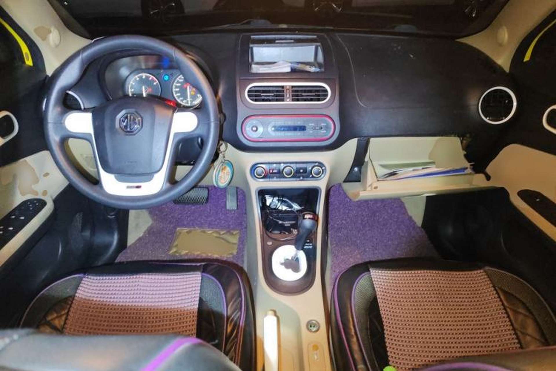 Used MG 3 2011 1.3L AMT Comfort Edition Center Console