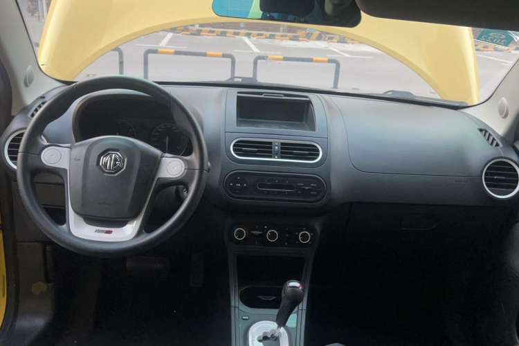 Used MG 3 2011 1.3L AMT Comfort Edition Center Console