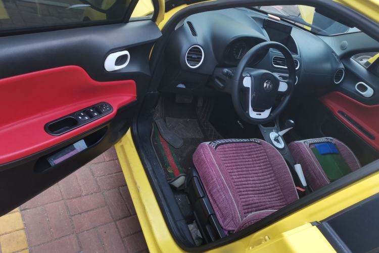 Used MG 3 2011 1.5L AMT Elite Edition Driver Seat