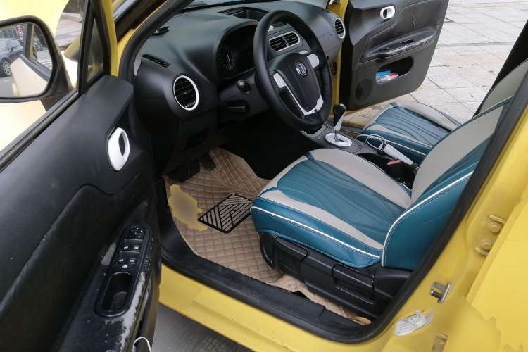 Used MG 3 2011 1.5L AMT Elite Edition Driver Seat