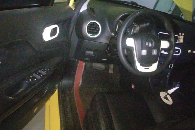 Used MG 3 2011 1.5L AMT Elite Edition Driver Seat